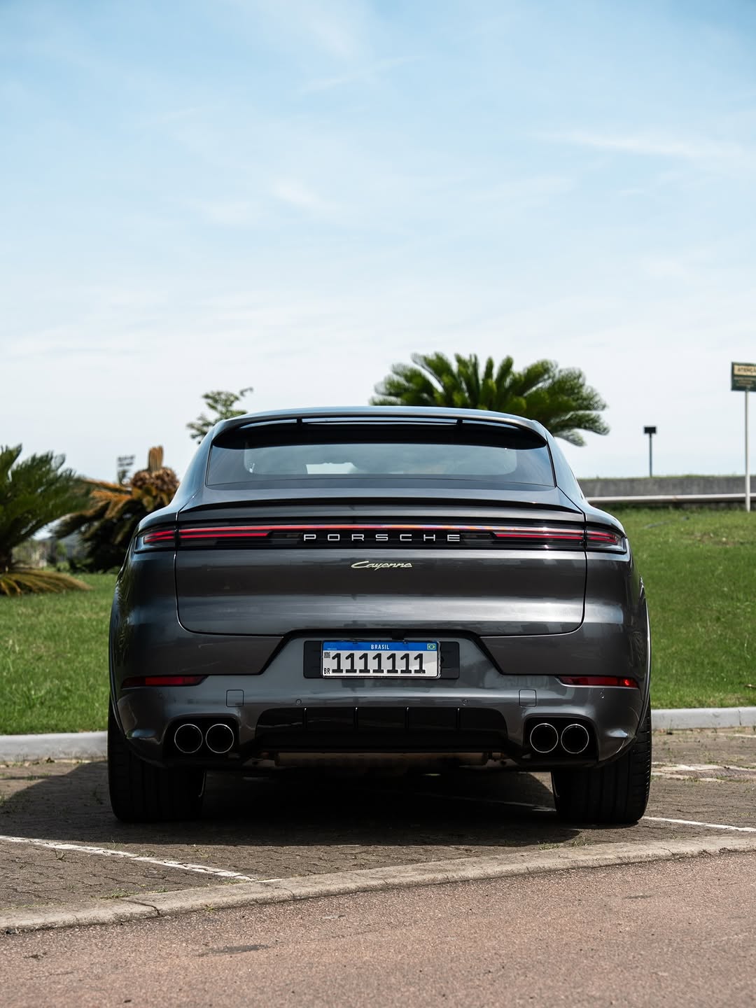 PORSCHE CAYENNE COUPE E-HYBRID - Imagem 13