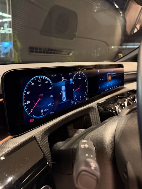 MERCEDES-BENZ CLA 250 - Imagem 13