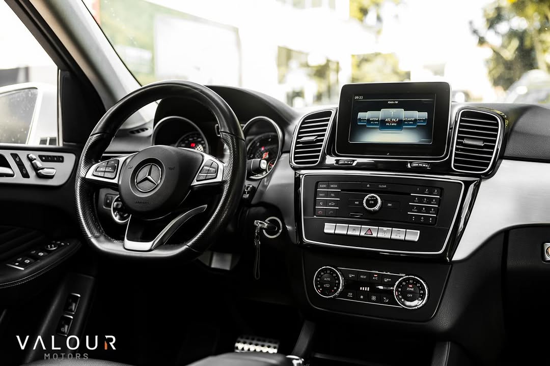 MERCEDES-BENZ GLE - Imagem 12