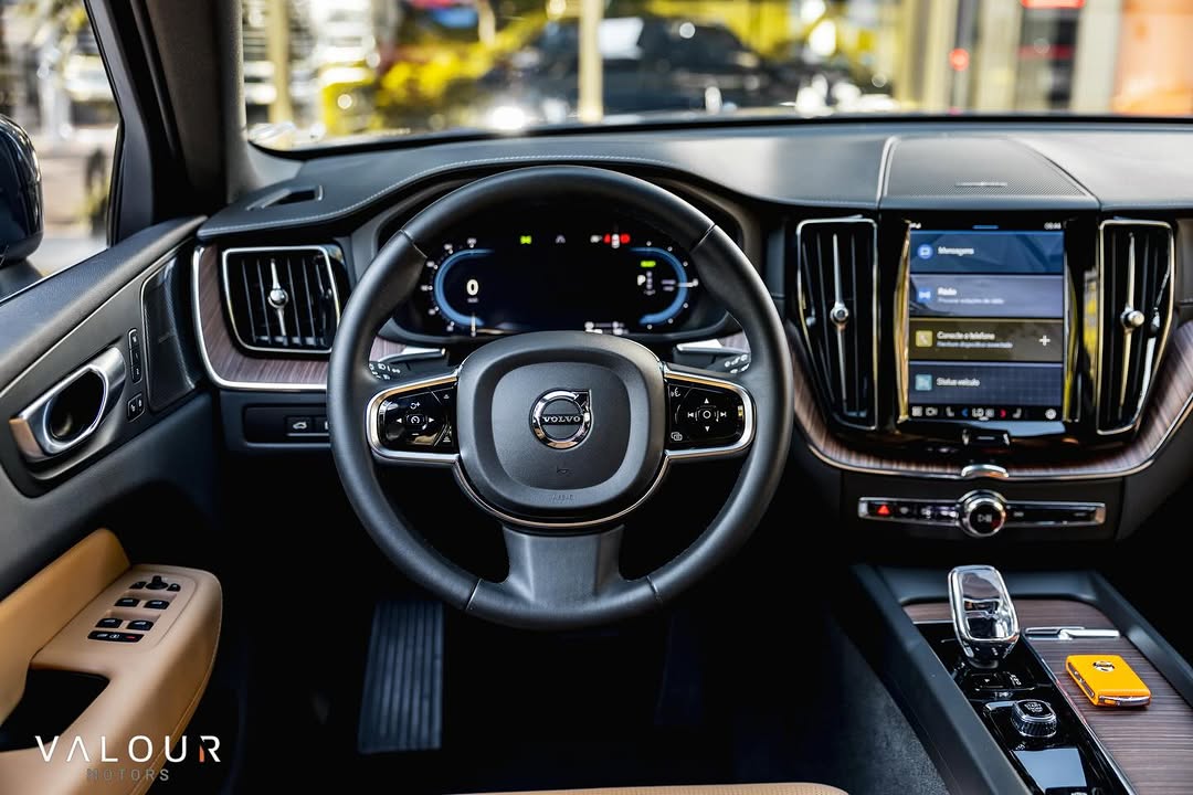 VOLVO XC60 - Imagem 12