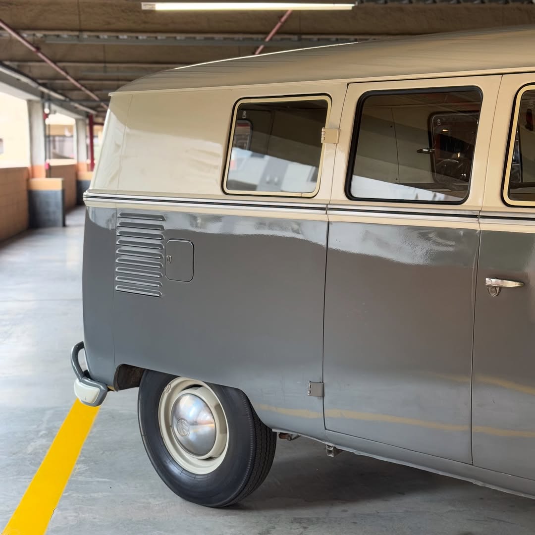 VOLKSWAGEN KOMBI LUXO - Imagem 2