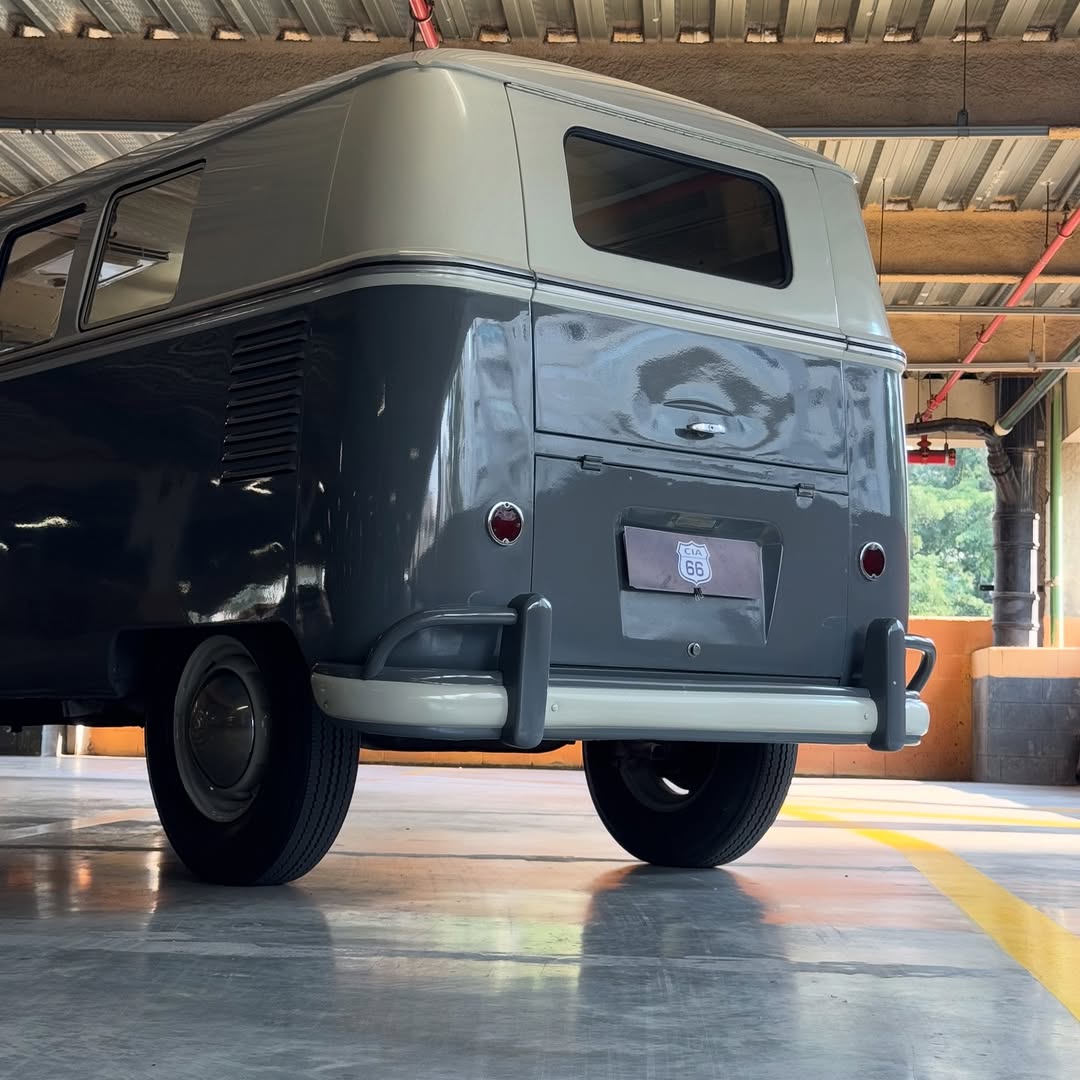 VOLKSWAGEN KOMBI LUXO - Imagem 3