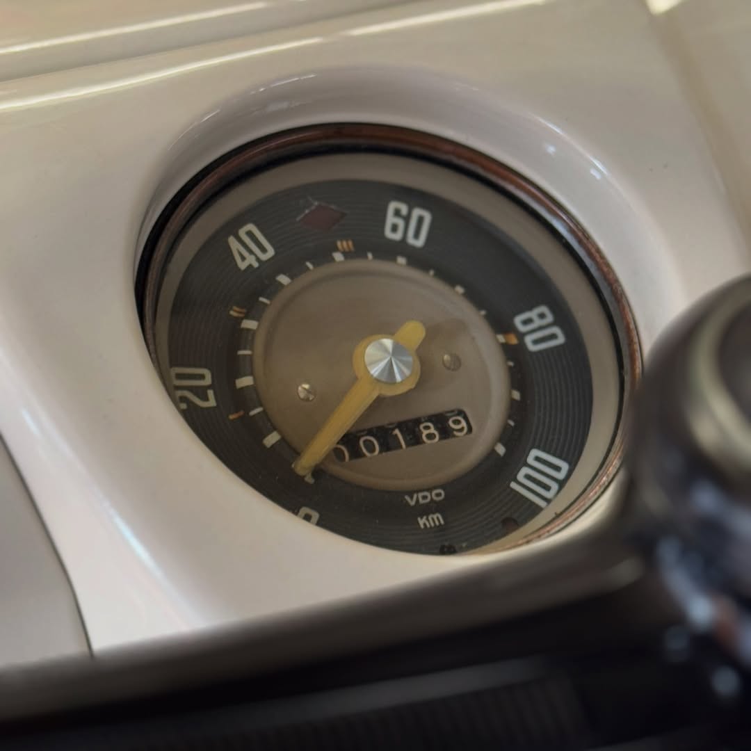 VOLKSWAGEN KOMBI LUXO - Imagem 5