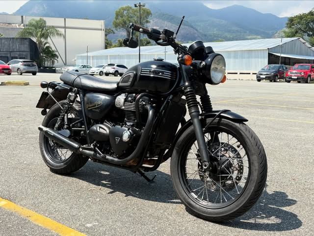 TRIUMPH BONNEVILLE T100 BLACK - Imagem 1