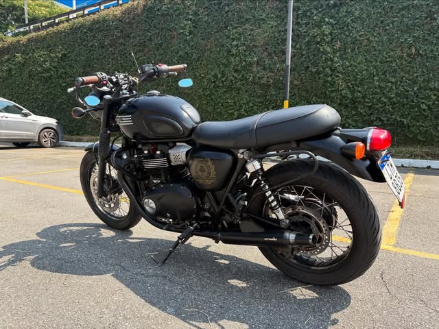 TRIUMPH BONNEVILLE T100 BLACK - Imagem 4
