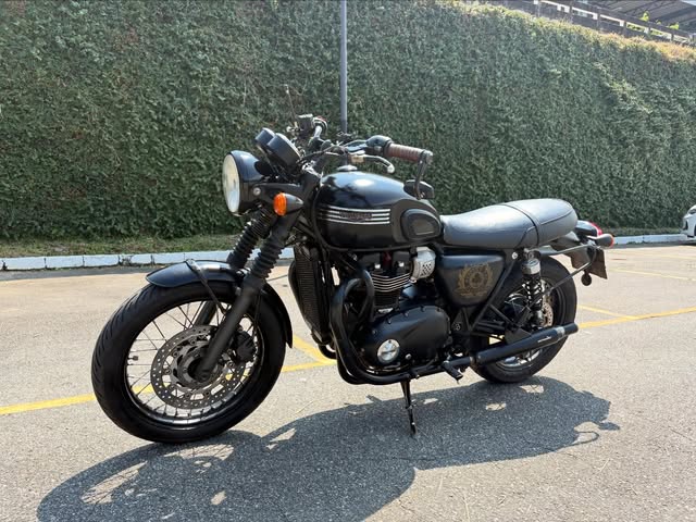 TRIUMPH BONNEVILLE T100 BLACK - Imagem 6