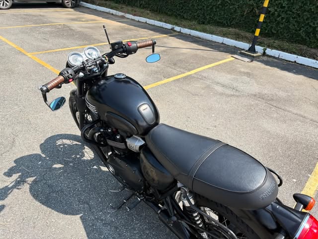 TRIUMPH BONNEVILLE T100 BLACK - Imagem 8