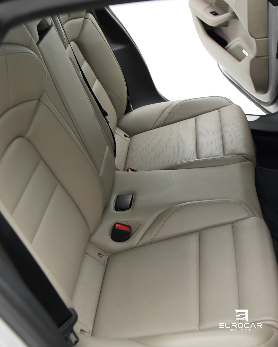 PORSCHE TAYCAN 4S - Imagem 11