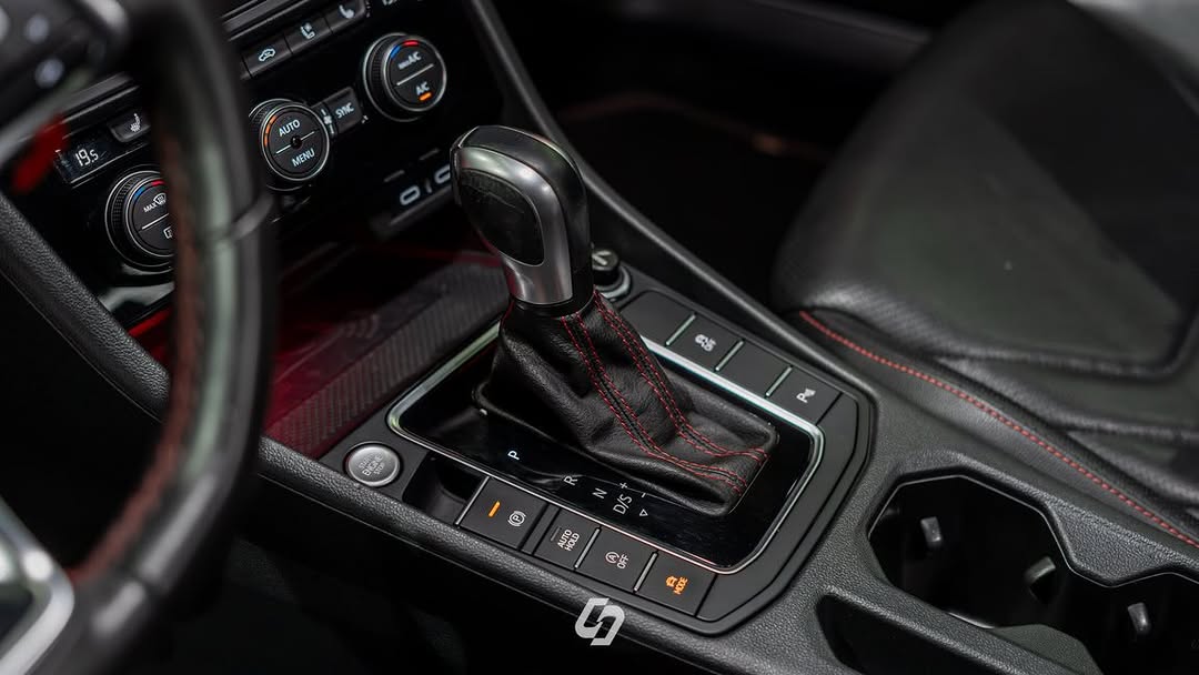 VOLKSWAGEN JETTA GLI - Imagem 8