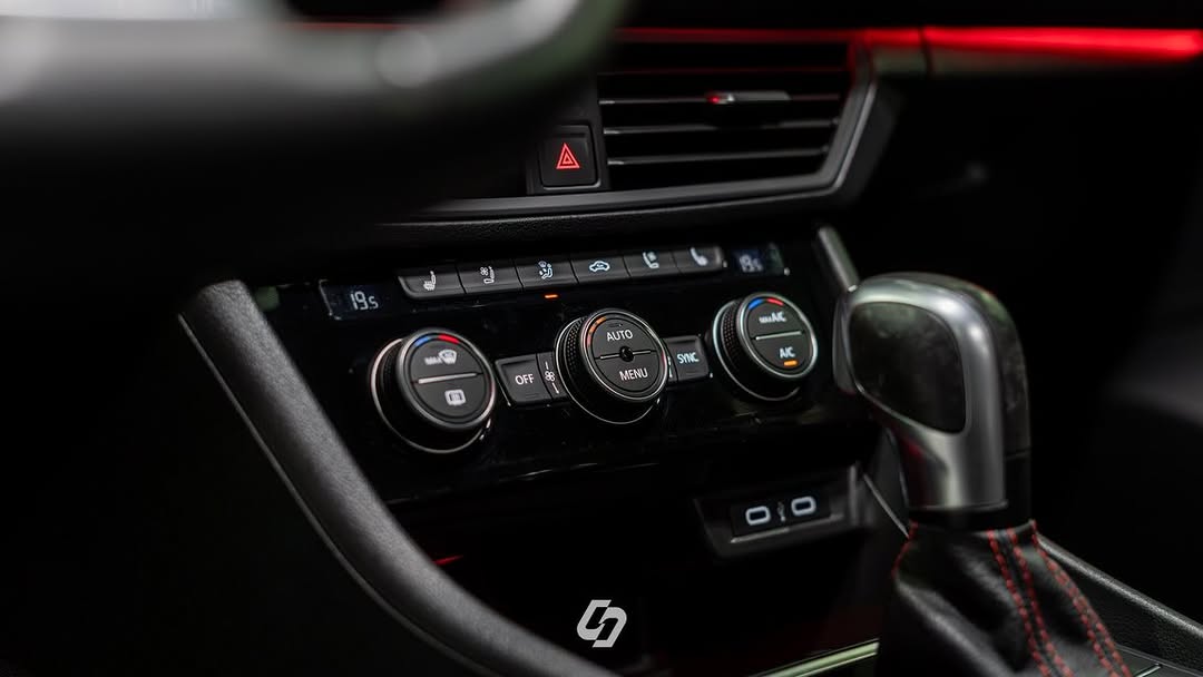 VOLKSWAGEN JETTA GLI - Imagem 10