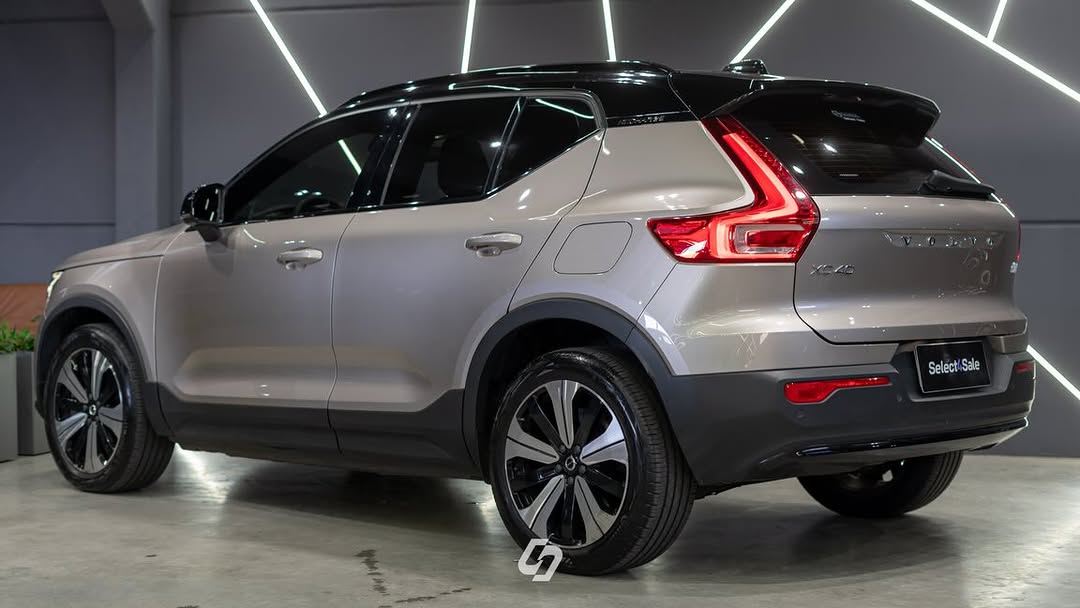 VOLVO XC40 RECHARGE - Imagem 13