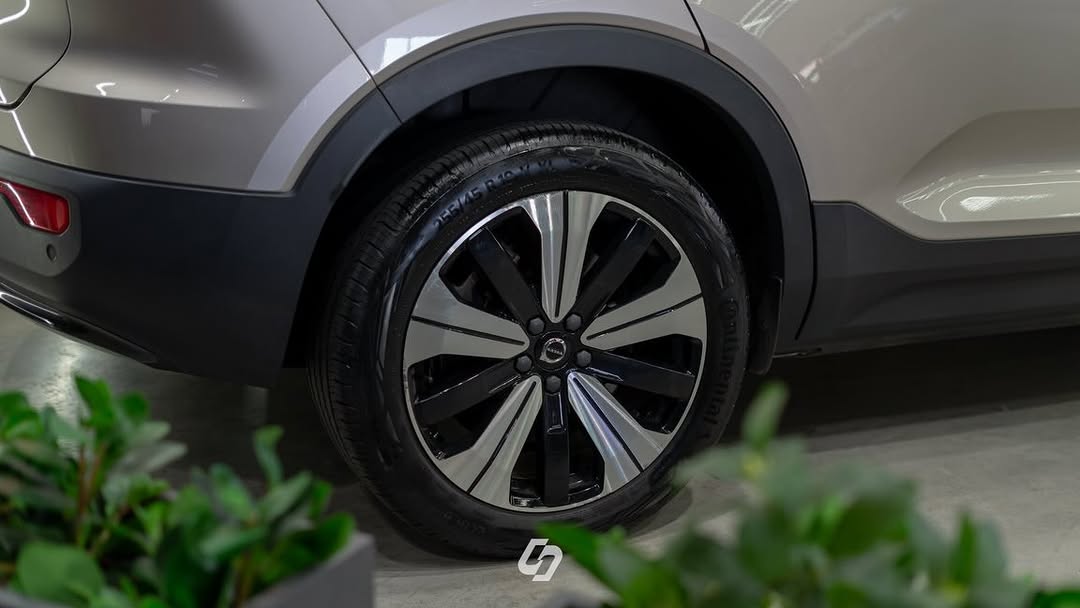 VOLVO XC40 RECHARGE - Imagem 15