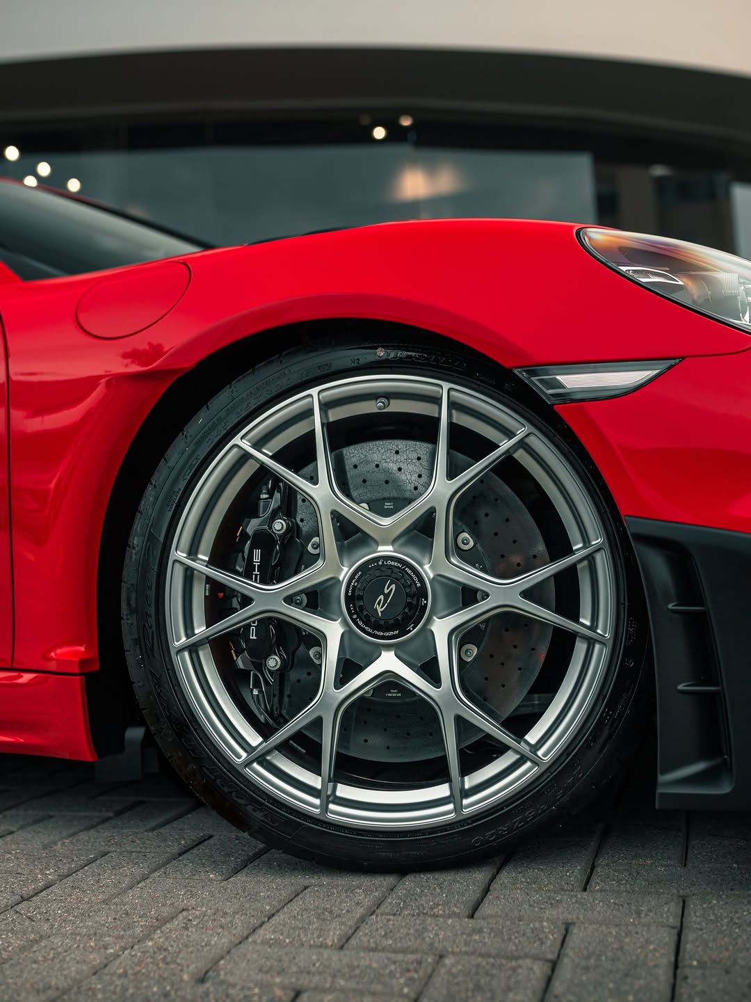 PORSCHE 718 GT4RS - Imagem 14