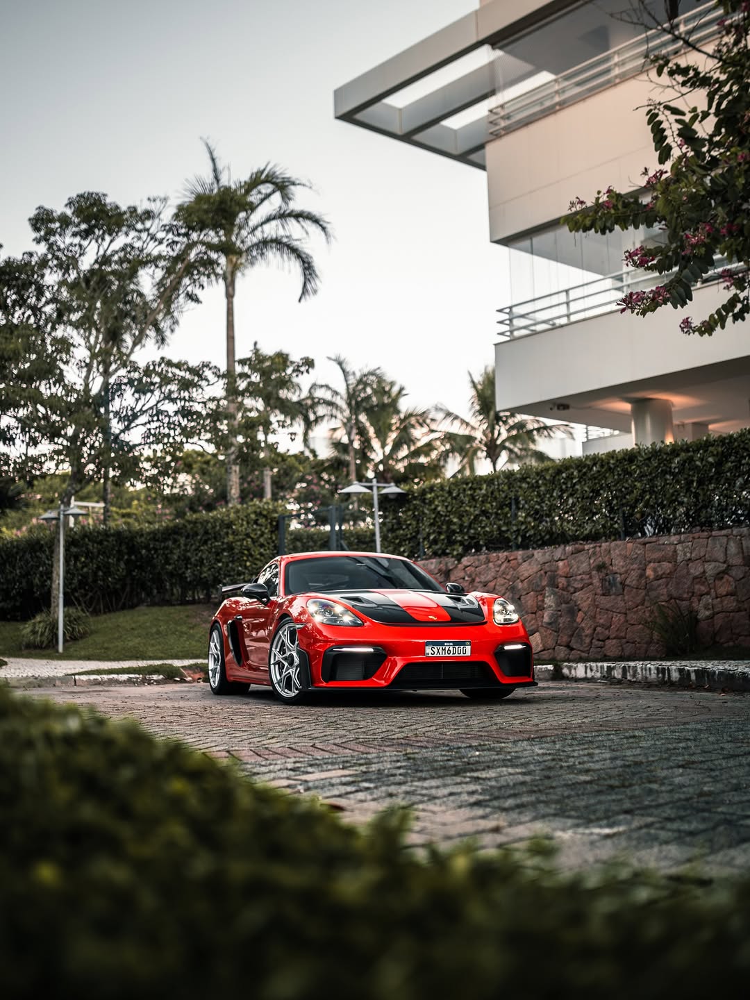 PORSCHE 718 GT4RS - Imagem 18