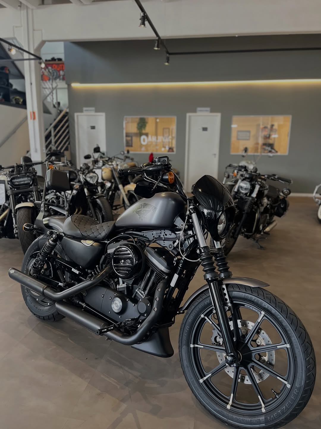 HARLEY-DAVIDSON IRON - Imagem 1