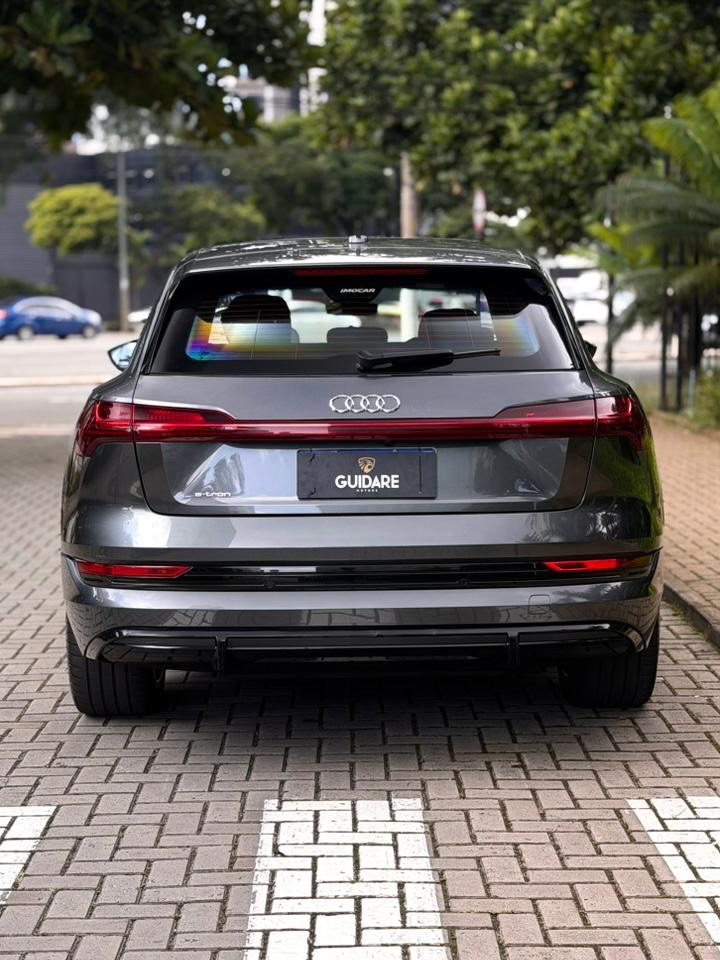 AUDI E-TRON PERFORMANCE BLACK QUATTRO - Imagem 4