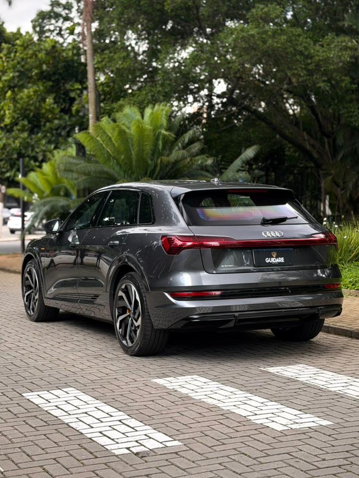 AUDI E-TRON PERFORMANCE BLACK QUATTRO - Imagem 9