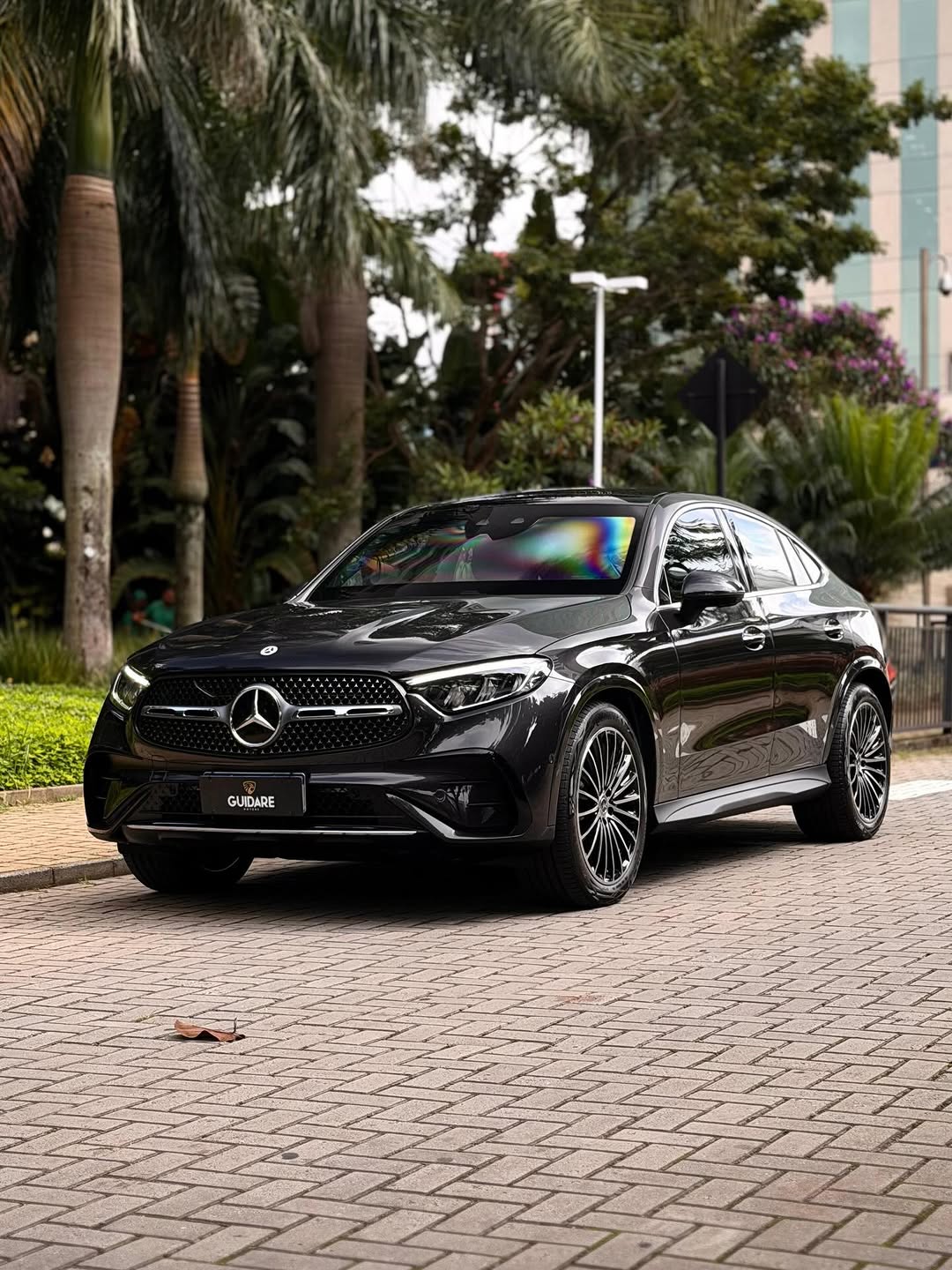 MERCEDES-BENZ GLC300 AMGLINE - Imagem 1