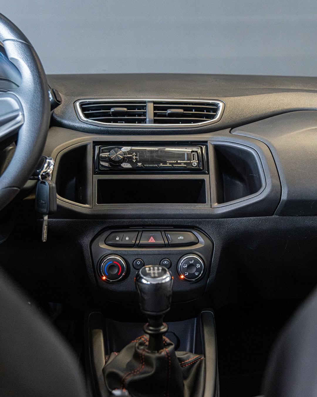 CHEVROLET ONIX LT - Imagem 4