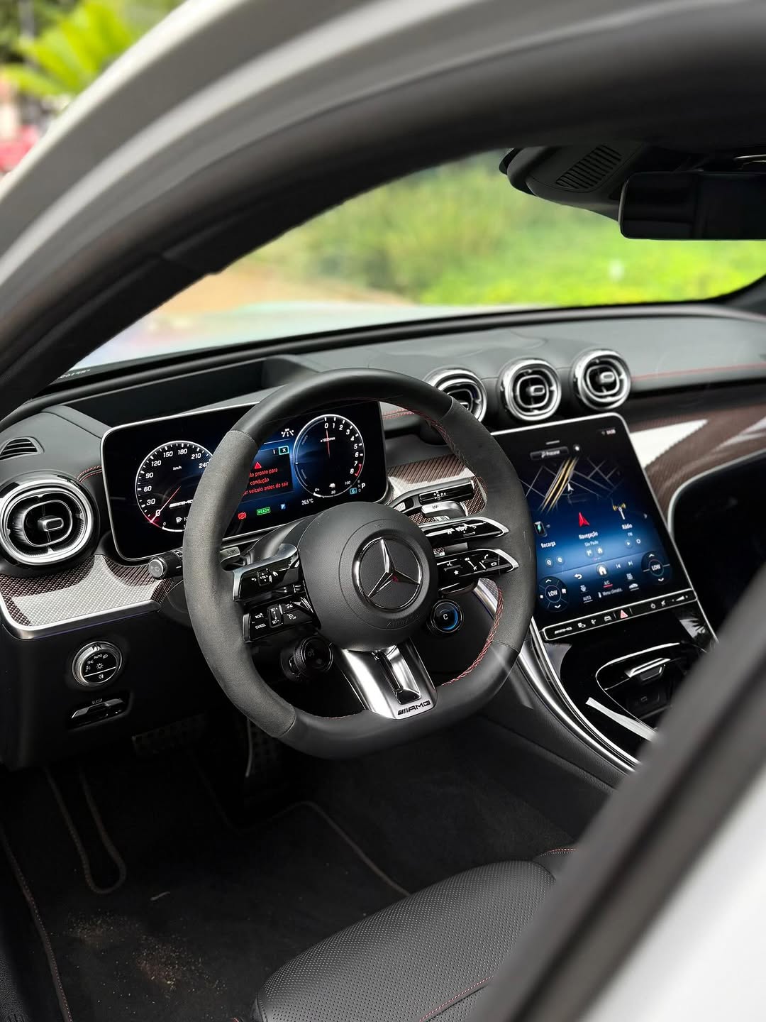 MERCEDES-BENZ C63 AMG F1 EDITION - Imagem 9
