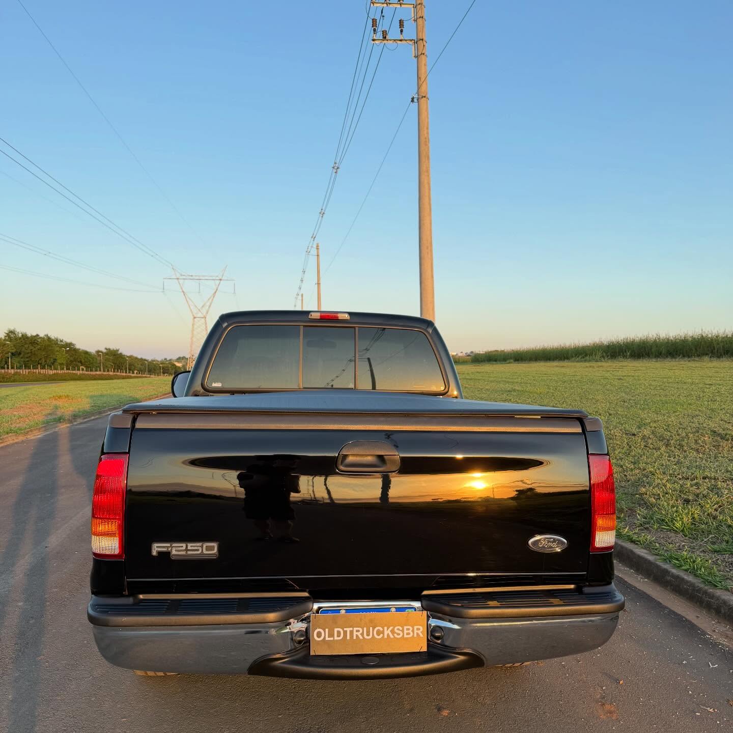 FORD F-250 XLT-L - Imagem 4