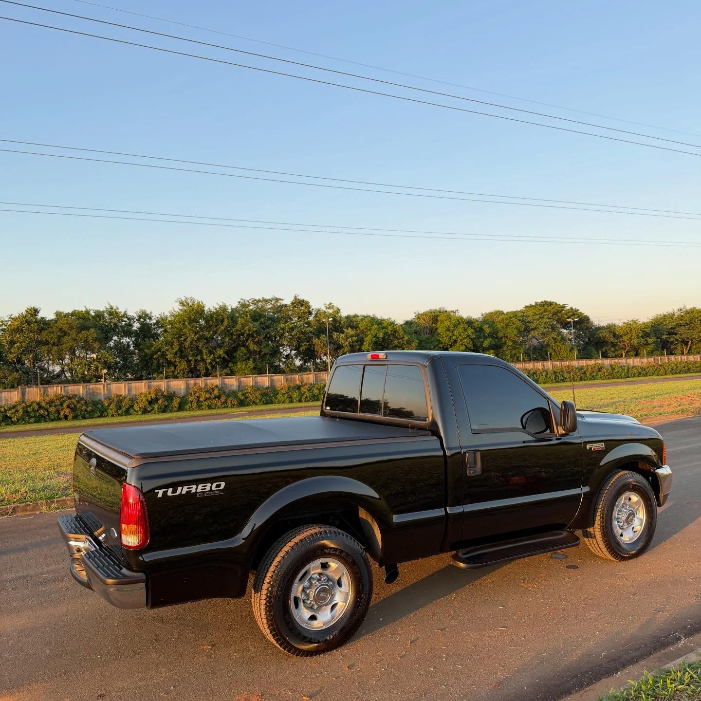 FORD F-250 XLT-L - Imagem 5