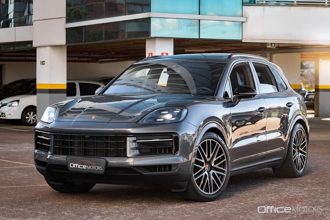 PORSCHE CAYENNE E-HYBRID - Imagem 1