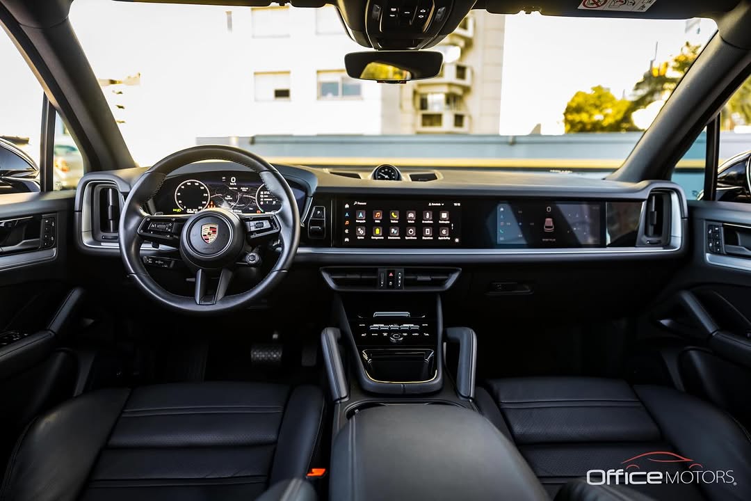 PORSCHE CAYENNE E-HYBRID - Imagem 2