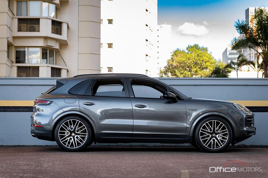PORSCHE CAYENNE E-HYBRID - Imagem 3