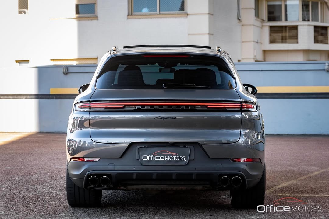 PORSCHE CAYENNE E-HYBRID - Imagem 4