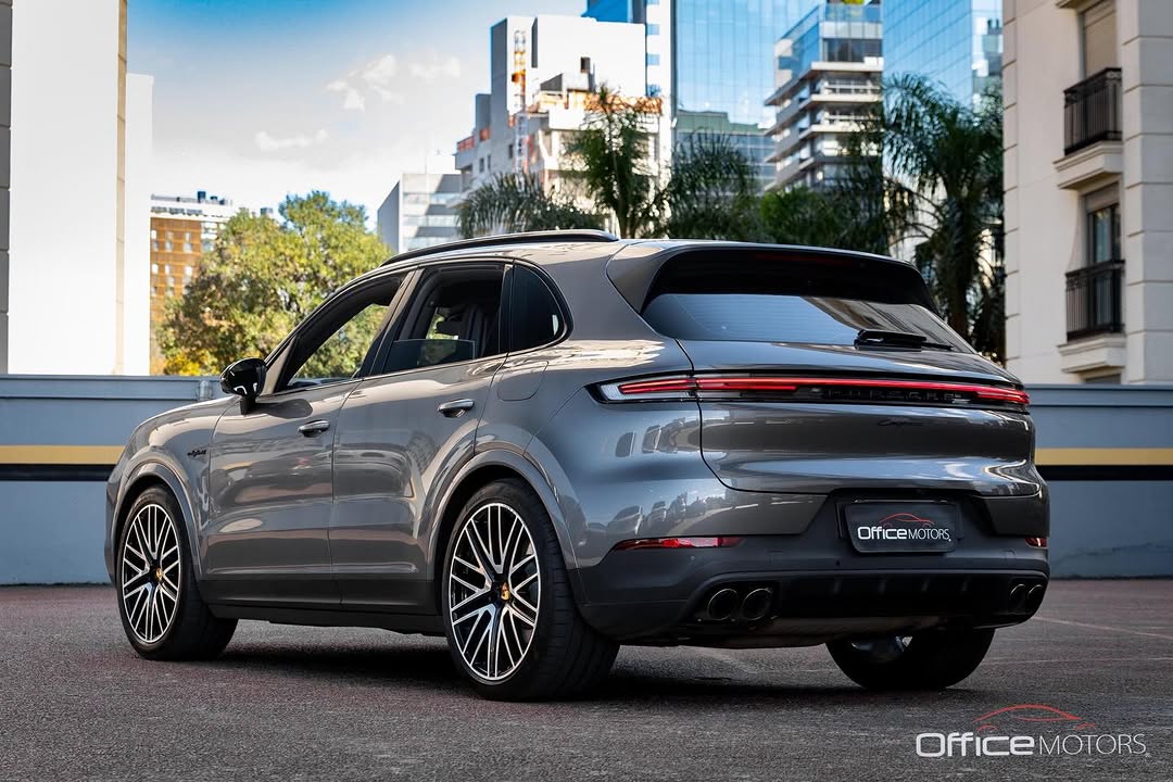 PORSCHE CAYENNE E-HYBRID - Imagem 5
