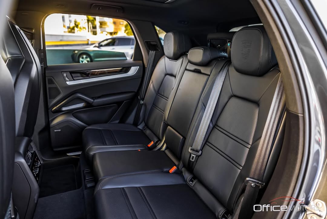 PORSCHE CAYENNE E-HYBRID - Imagem 7