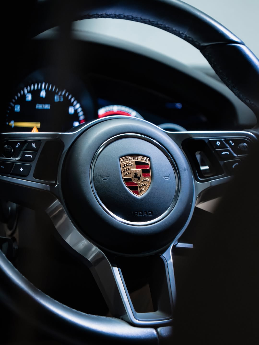 PORSCHE CAYENNE E-HYBRID - Imagem 11