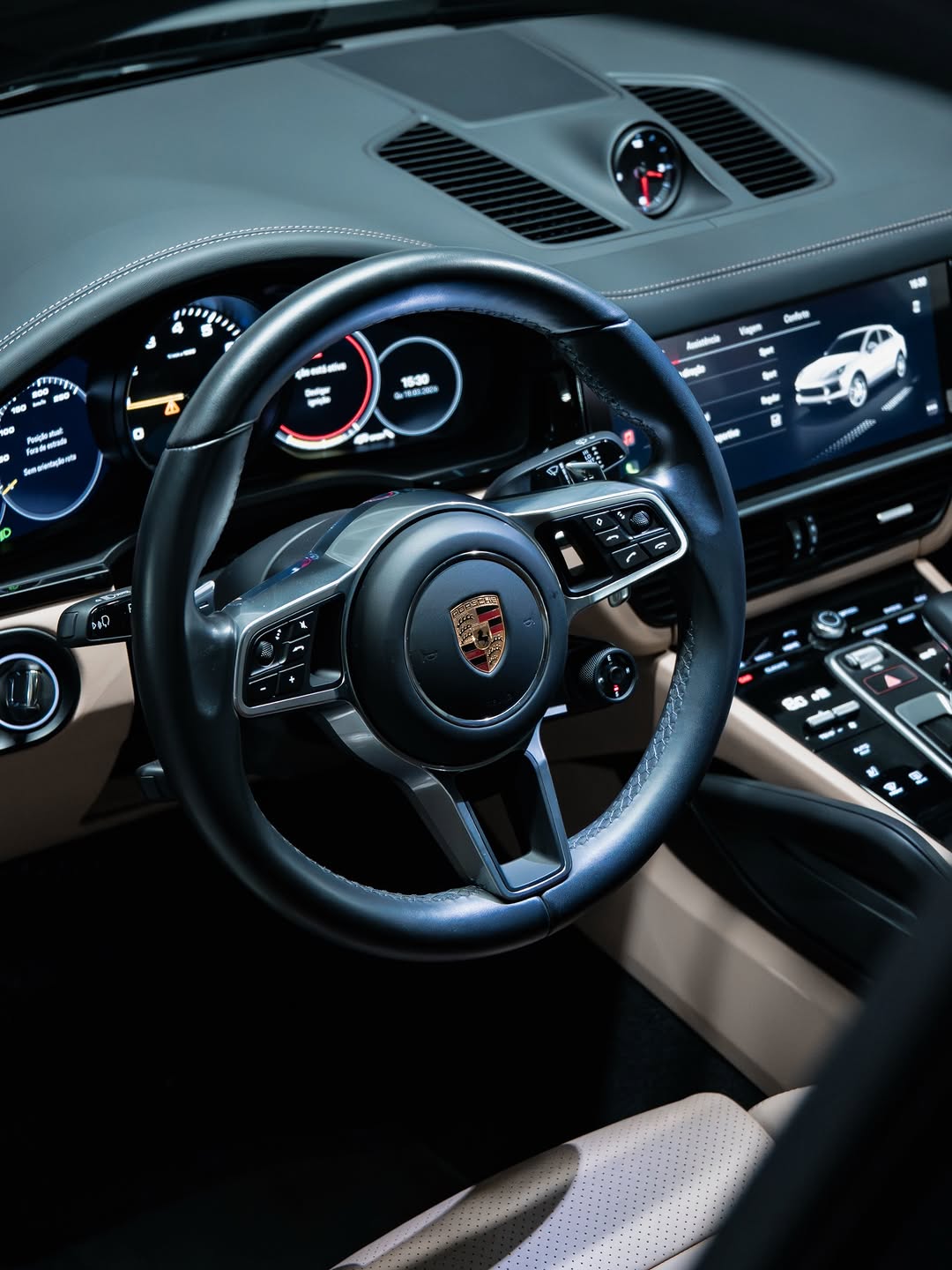 PORSCHE CAYENNE E-HYBRID - Imagem 6