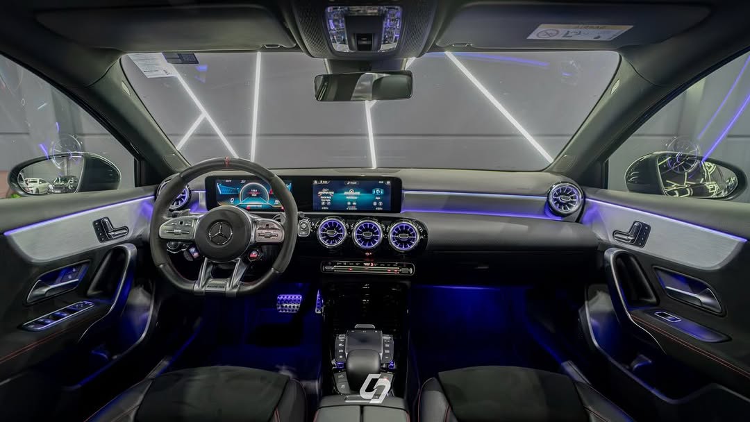 MERCEDES-BENZ A45 S - Imagem 10