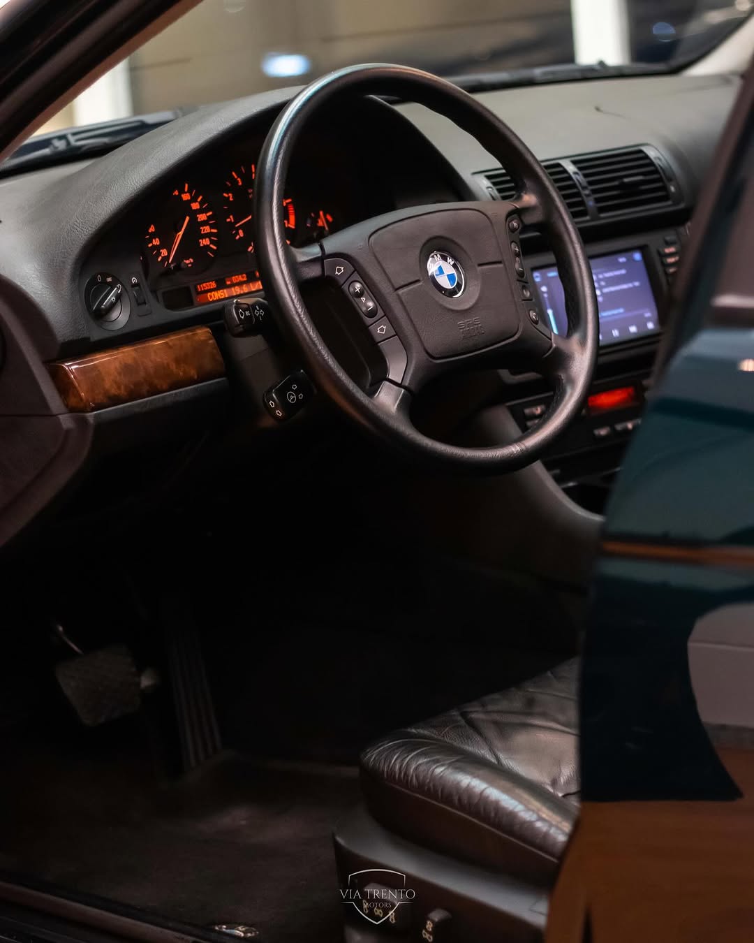 BMW 528I TOURING - Imagem 8