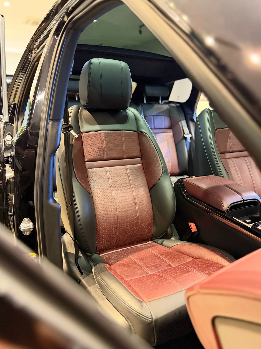 LAND ROVER EVOQUE P300 HSE R-DYNAMIC - Imagem 13