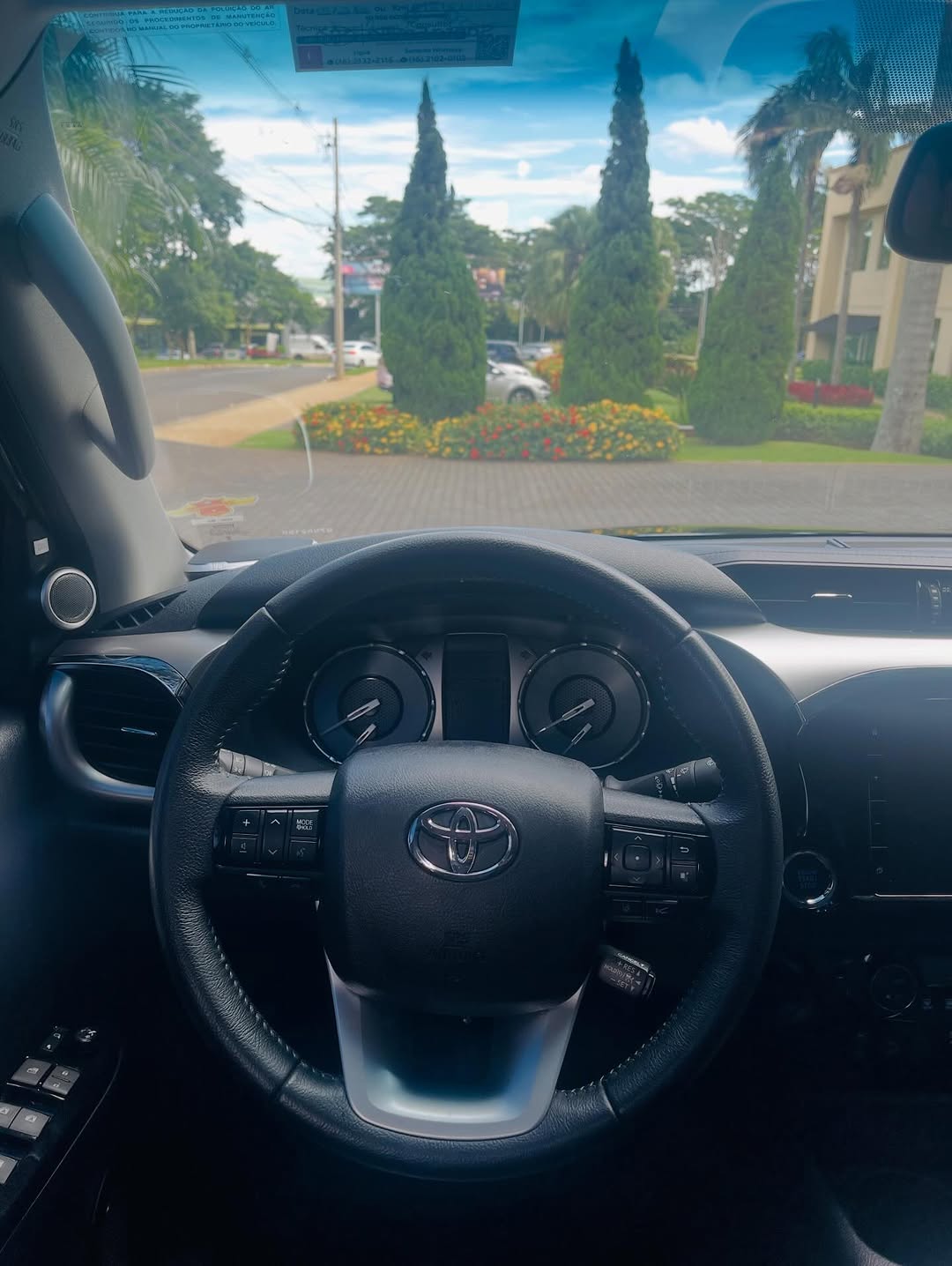TOYOTA HILUX CD SRX 4x4 - Imagem 13