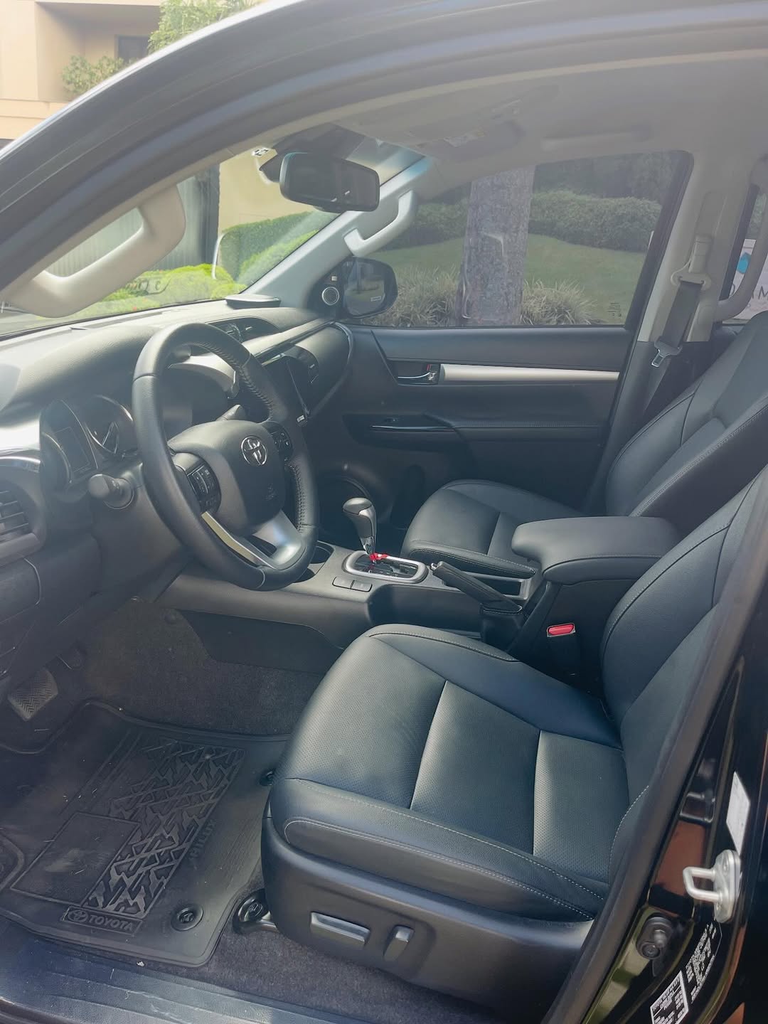 TOYOTA HILUX CD SRX 4x4 - Imagem 10