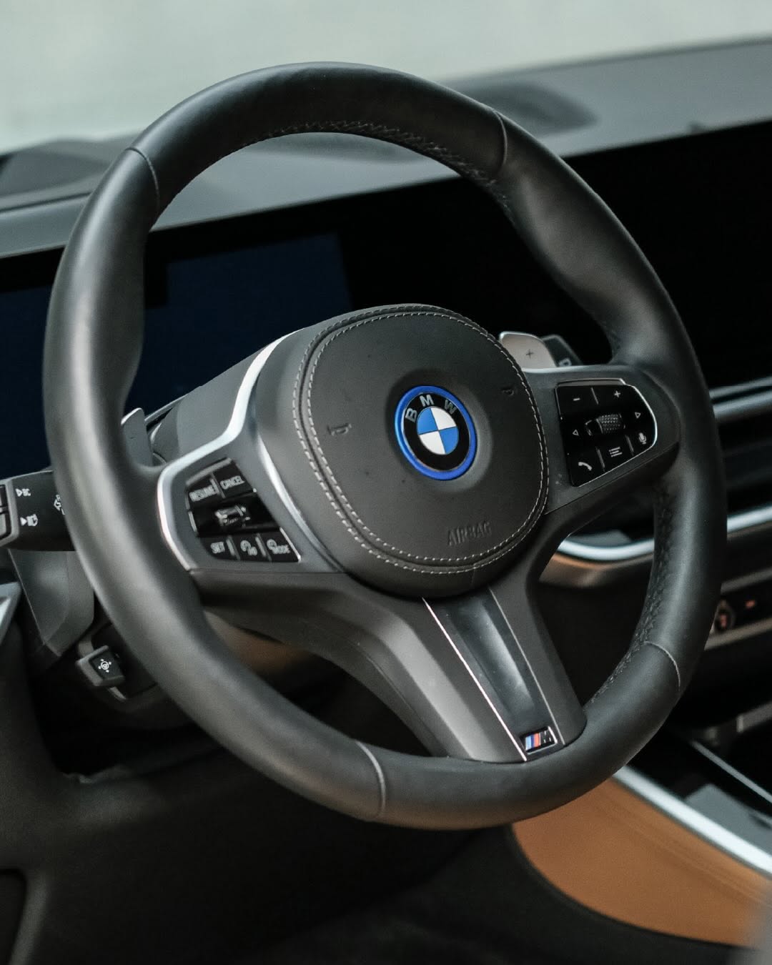 BMW X5 XDRIVE50E M SPORT - Imagem 3
