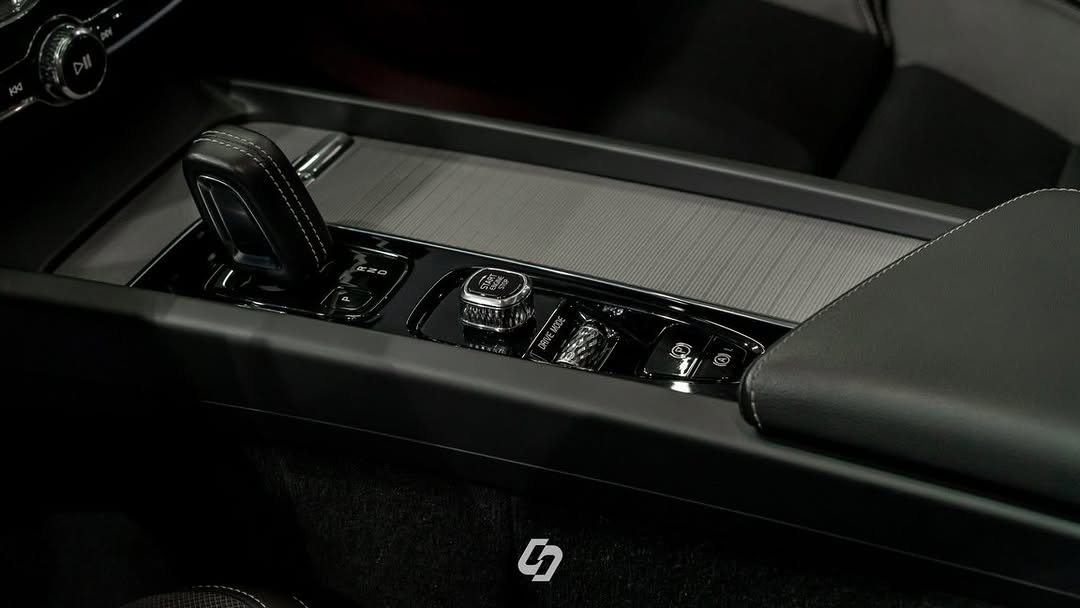 VOLVO XC60 T8 POLESTAR - Imagem 10