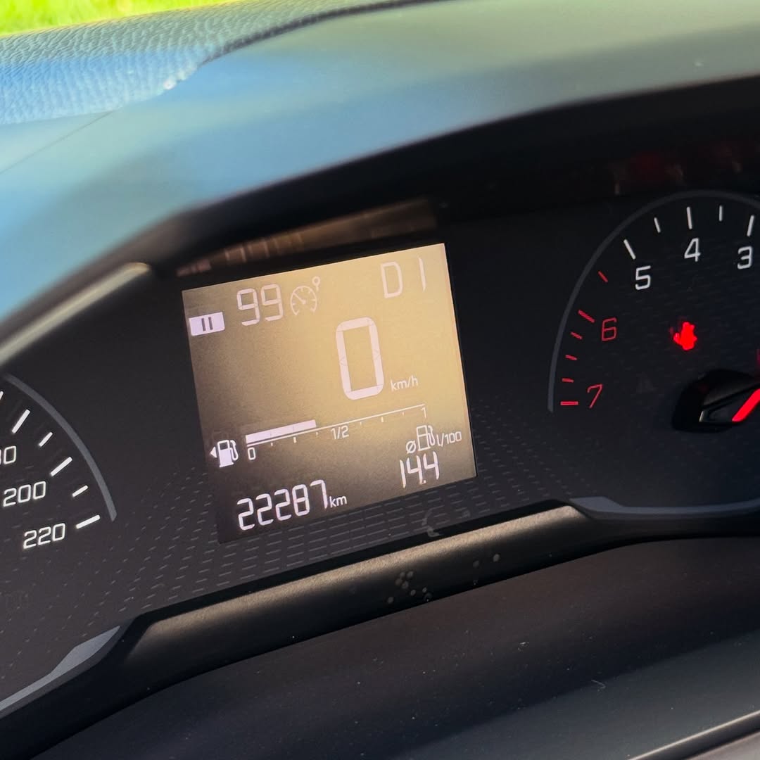 PEUGEOT 208 ALLURE - Imagem 7