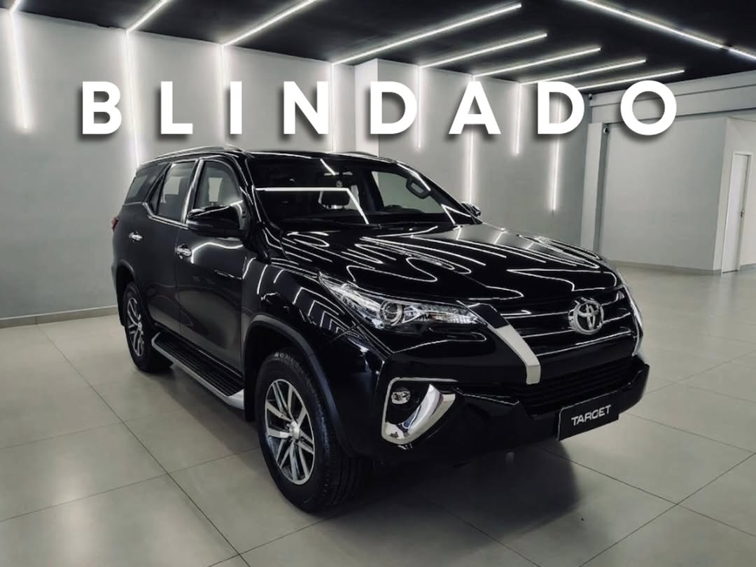 TOYOTA HILUX SW4 SRX - Imagem 1