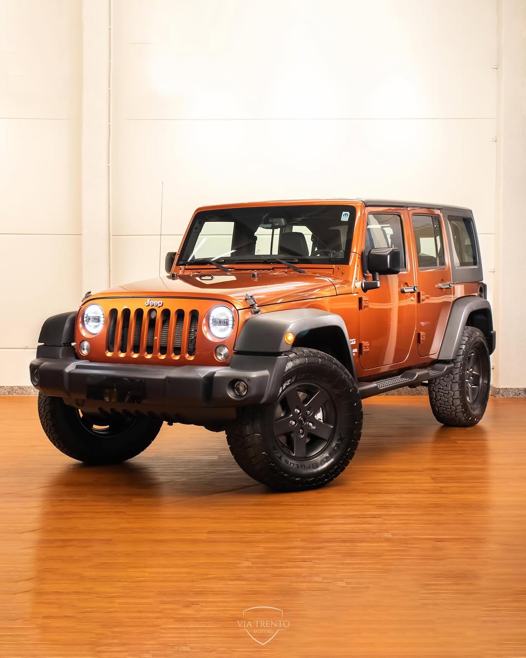JEEP WRANGLER UNLIMITED SPORT - Imagem 1