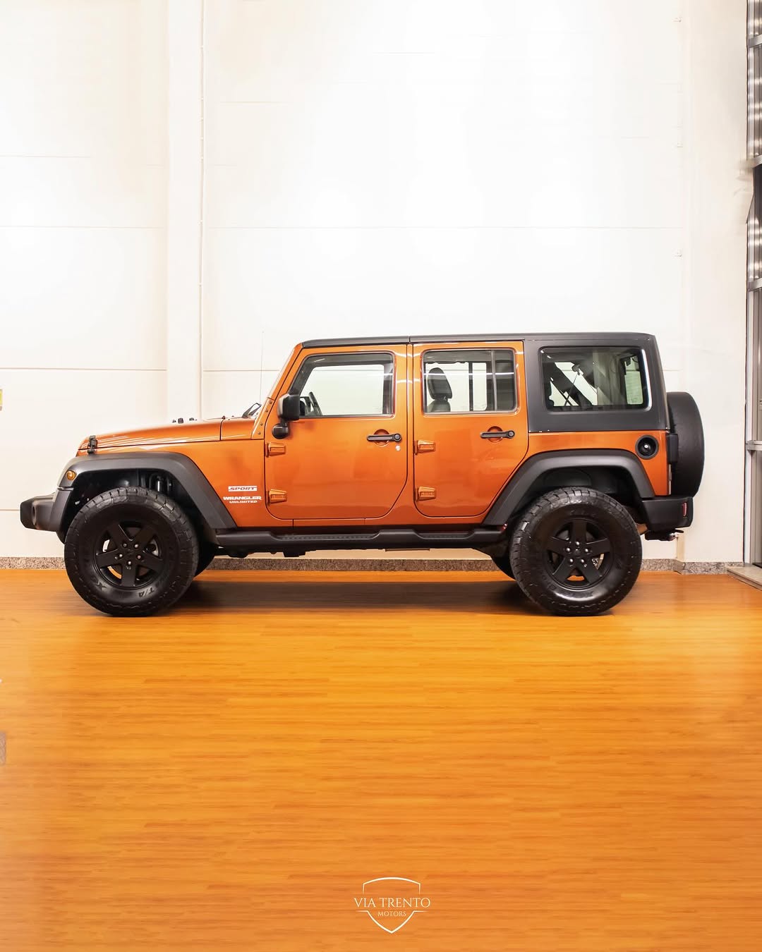 JEEP WRANGLER UNLIMITED SPORT - Imagem 2