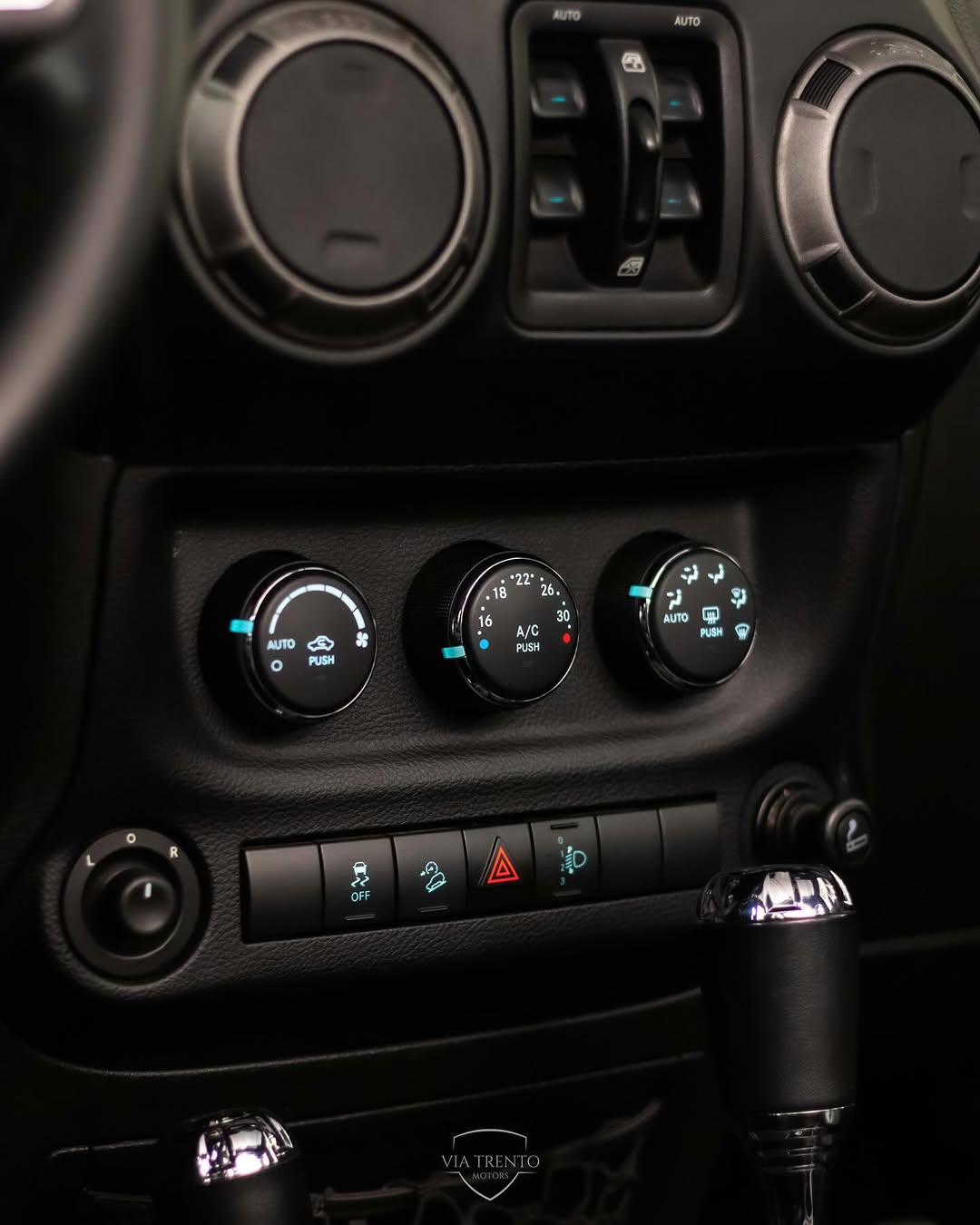 JEEP WRANGLER UNLIMITED SPORT - Imagem 6