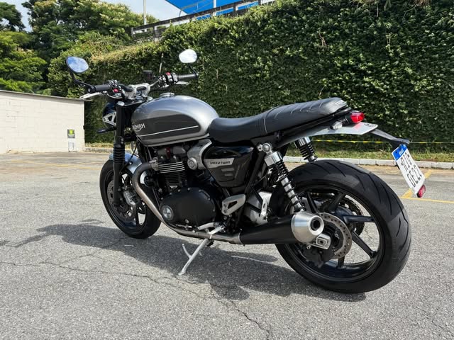TRIUMPH SPEED TWIN - Imagem 6