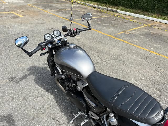 TRIUMPH SPEED TWIN - Imagem 7