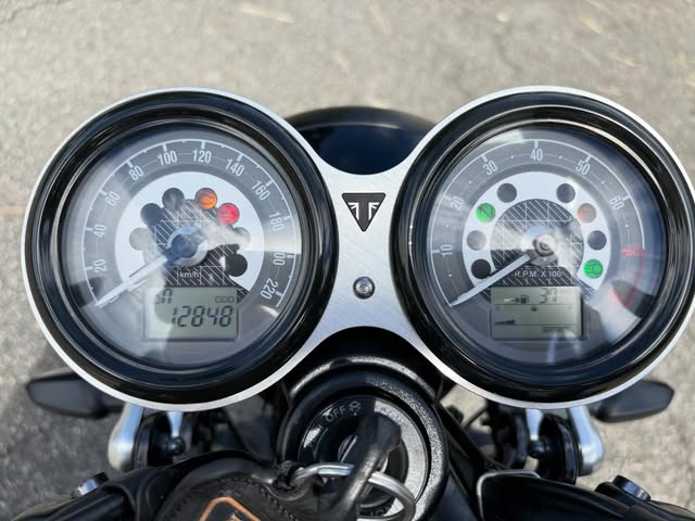 TRIUMPH SPEED TWIN - Imagem 8