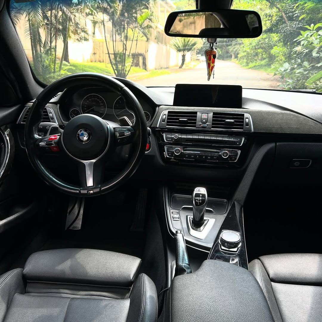 BMW 320I M SPORT - Imagem 8